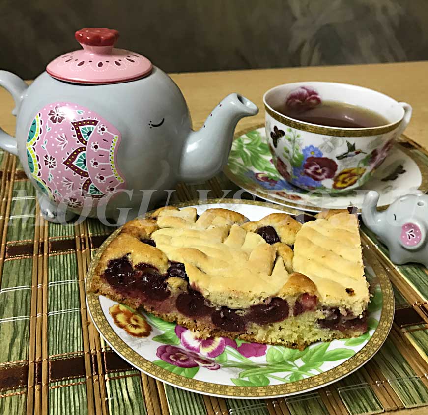 Как испечь вкусный вишневый пирог к чаю фото